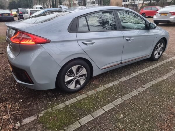 Hyundai IONIQ - Image 3