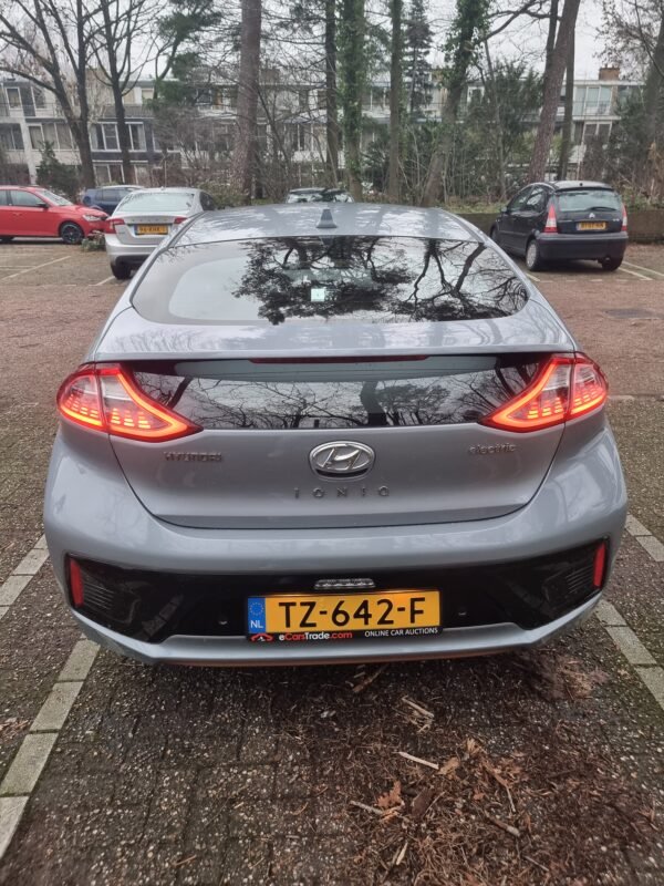 Hyundai IONIQ - Image 4